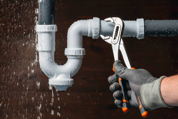 Professional Plumbing technician working in Mellott, IN
